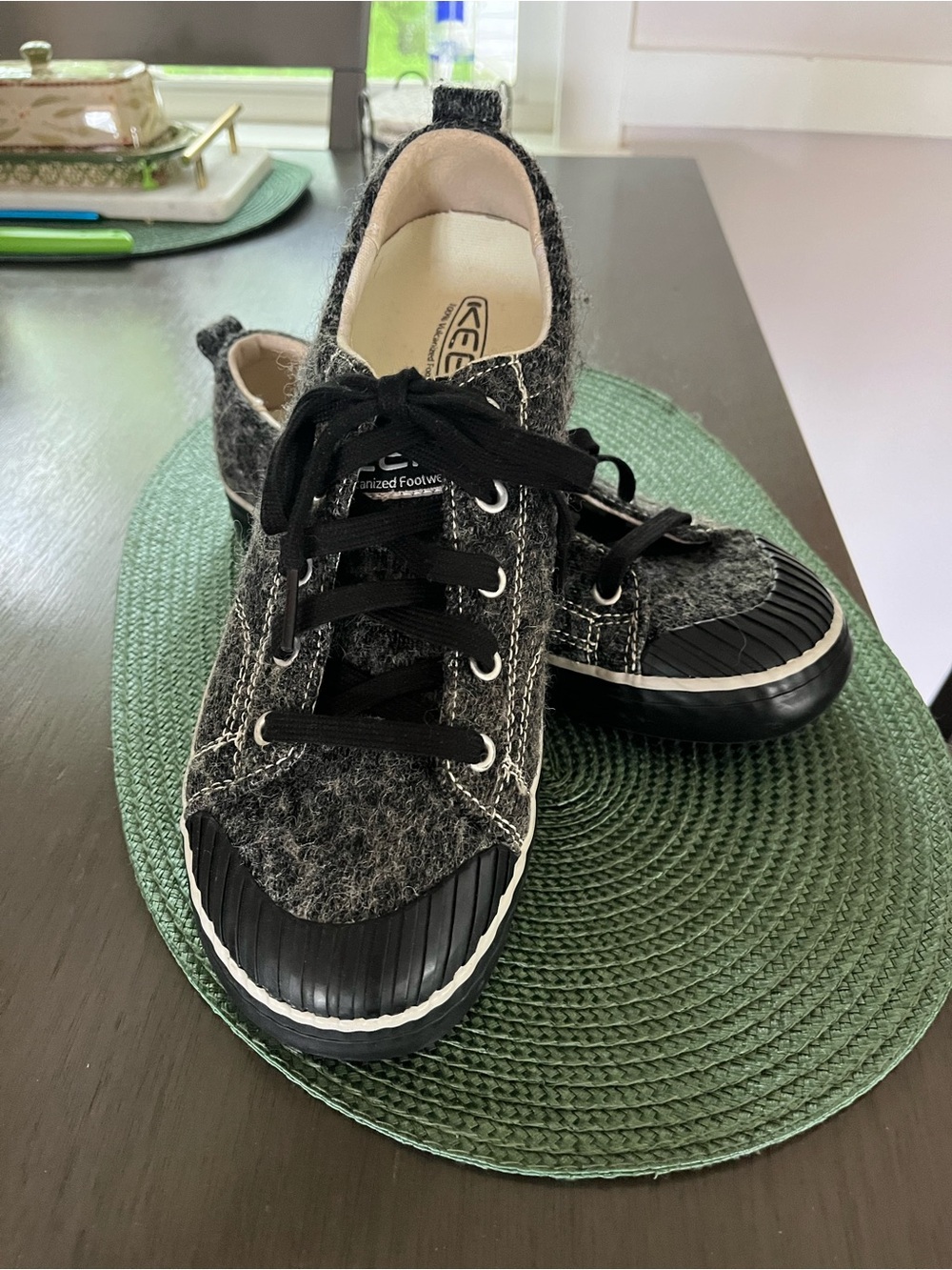 Keen Elsa Women's Wool Sneakers Gray Low Top Lace Up Shoes 8.5 Comfort Shoes NEW